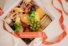 Load image into Gallery viewer, GRAZE BOX