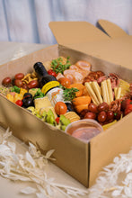 Load image into Gallery viewer, GRAZE BOX